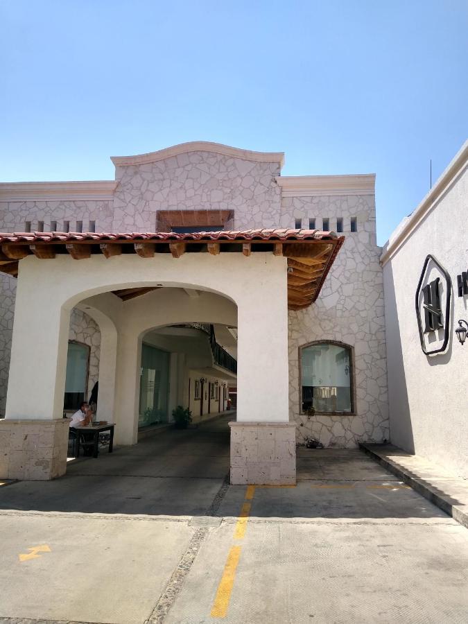 Hotel Hacienda Ciudad Guzman Exterior photo