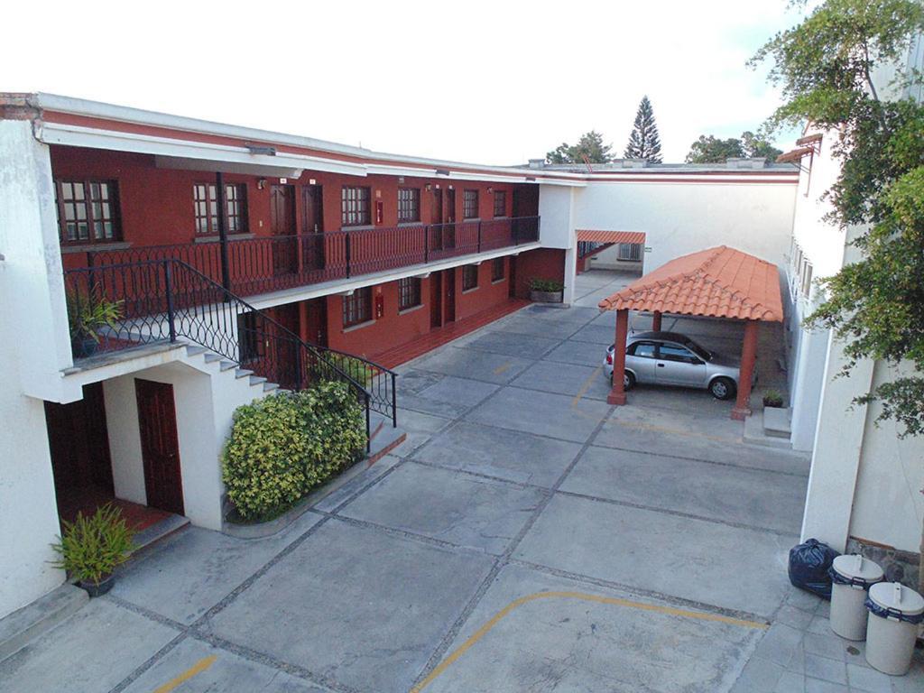 Hotel Hacienda Ciudad Guzman Exterior photo